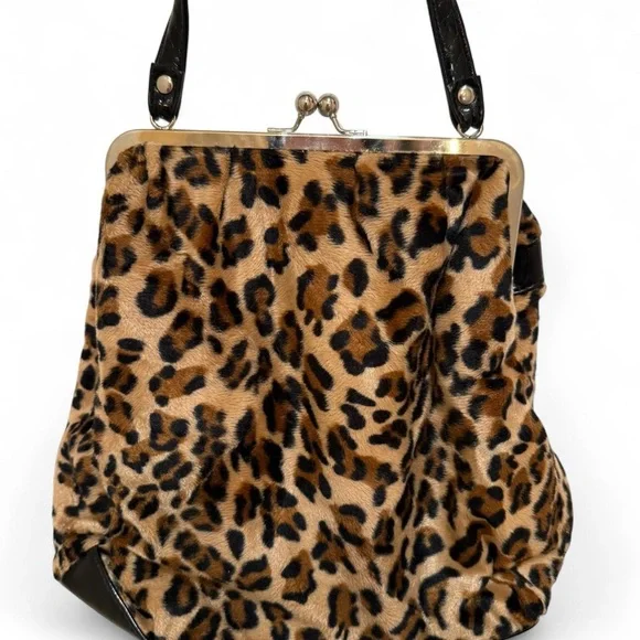 Leopard Print Women's Shoulder Bag with Black Accents Bow EUC - Picture 5 of 7